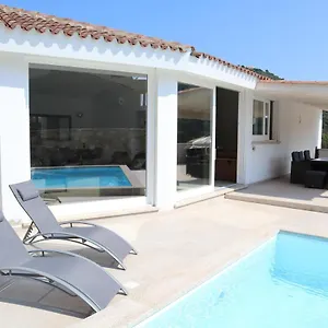 Ferienhaus Neues Haus Mit Beheiztem Pool, Brunella