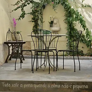 https://feels-like-home-portuguese-soul-flat-with-terrace.hotels-lisbon-portugal.com